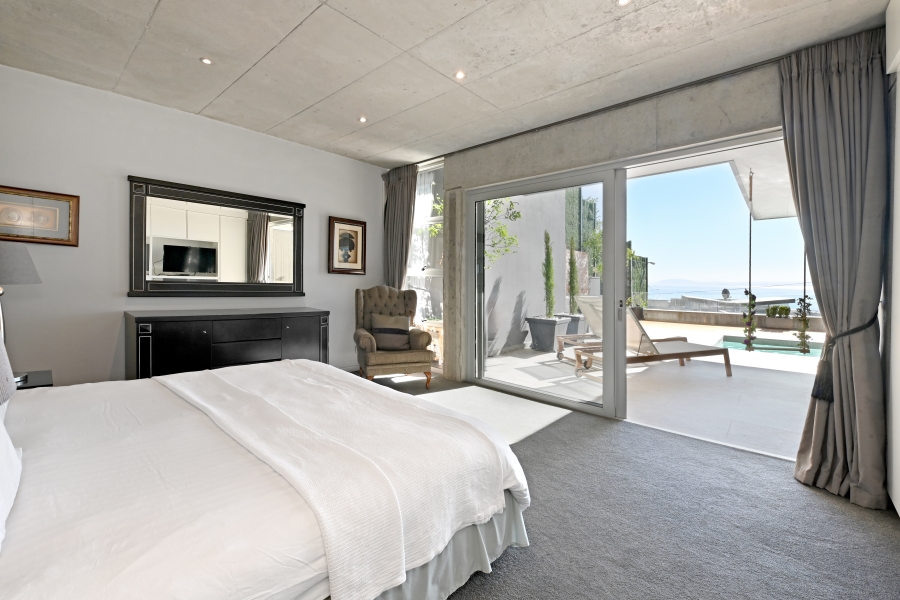 To Let 4 Bedroom Property for Rent in Green Point Western Cape